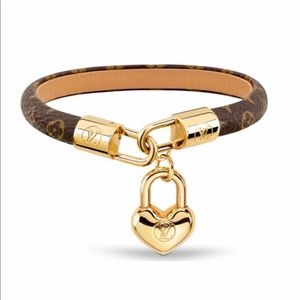 Louis Vuitton Crazy in Lock Bracelet (M6451F)